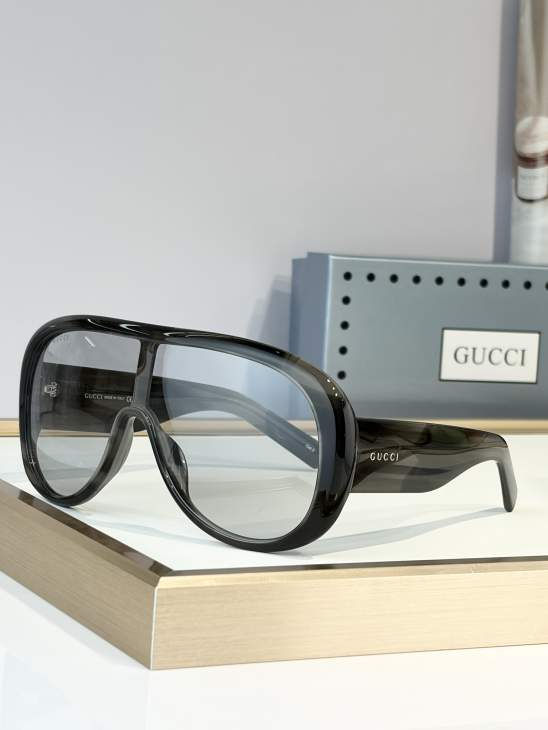 Picture of Gucci Sunglasses _SKUfw79722037fw